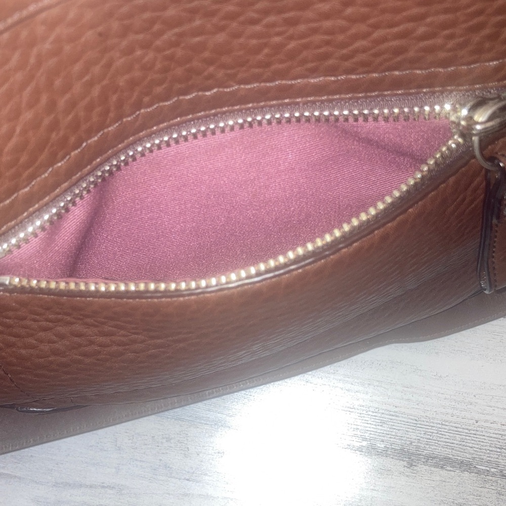 Genuine Coach Dark Brown Leather HOBO Bag Coach Dust bag included
Y2 K 2008 - Picture 9 of 17